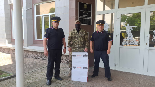 Судебные приставы отправили прицелы бойцам СВО