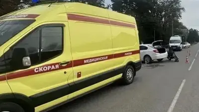Водитель иномарки сбила мотоциклиста-бесправника в Кочубеевском округе
