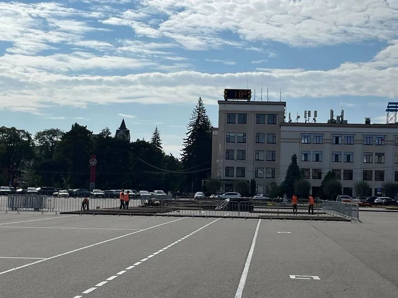 Каток «В сердце города» в Ставрополе: монтаж начался