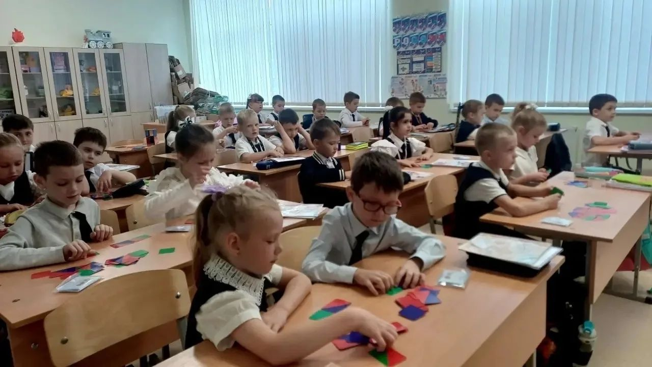 Михайловск: первоклассники на уроке освоили фонетику в 1 «А»