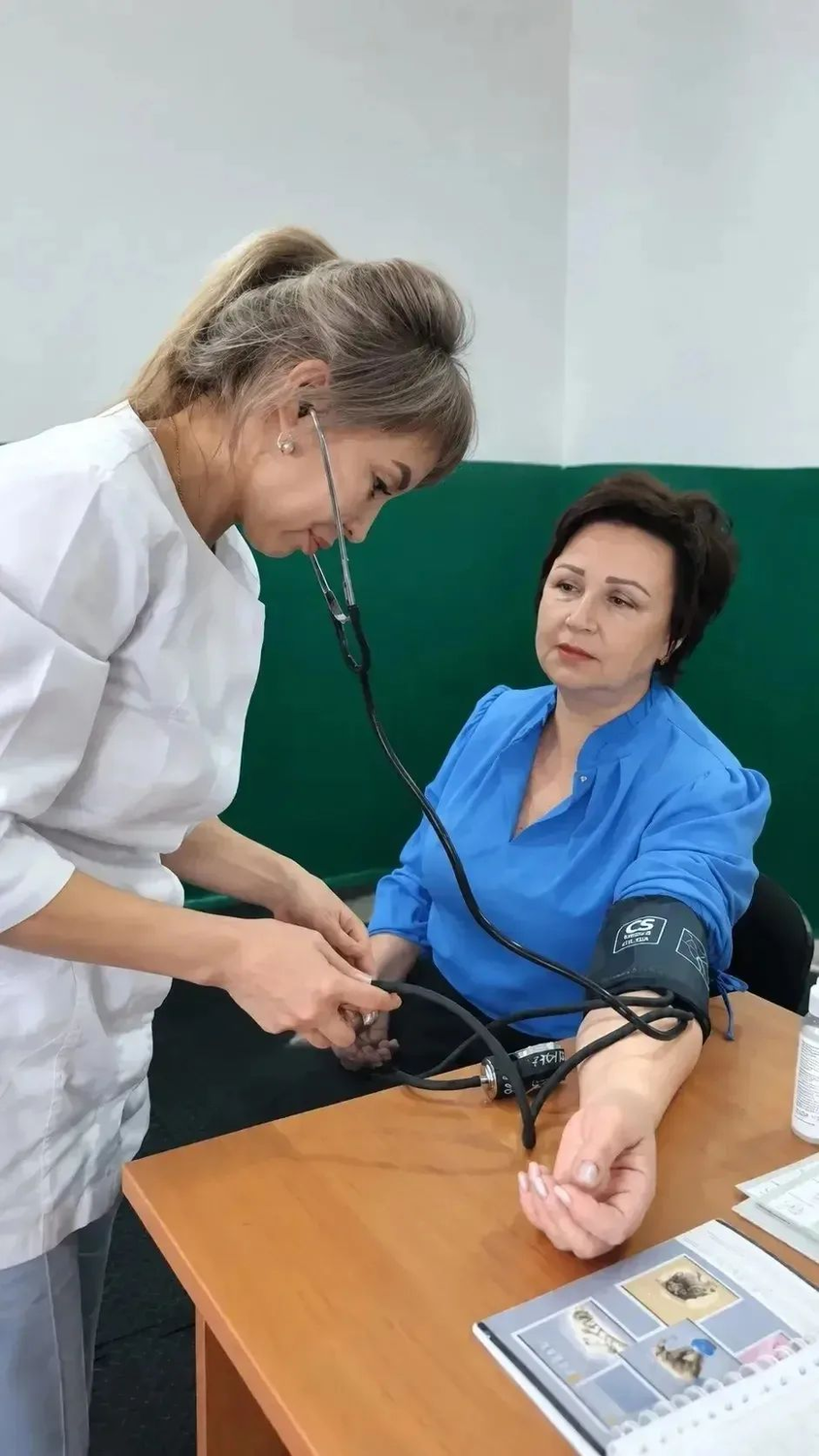 Будённовские медики осмотрели около 100 пациентов в Прасковее