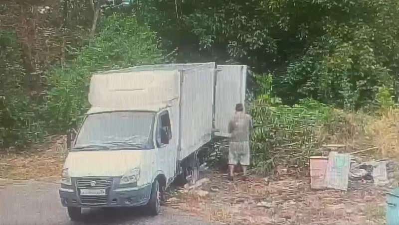 В Железноводске камера помогла установить нарушителя на контейнерной площадке