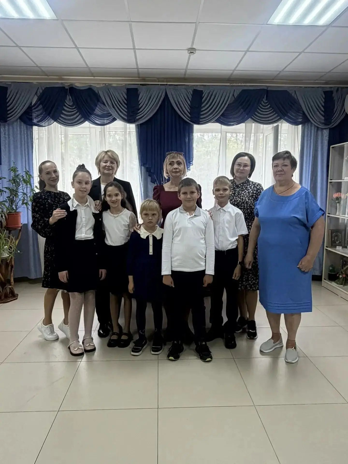 Шпаковский округ: театр «Чудодеи» поздравил старшее поколение с Днем пожилого человека