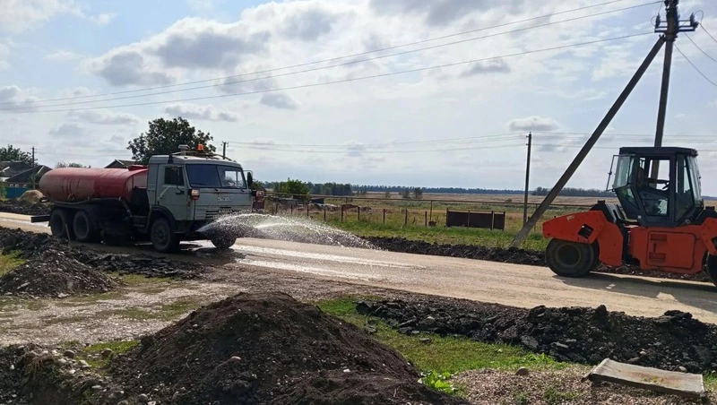В посёлке Новоалександровского округа начали ремонт дороги