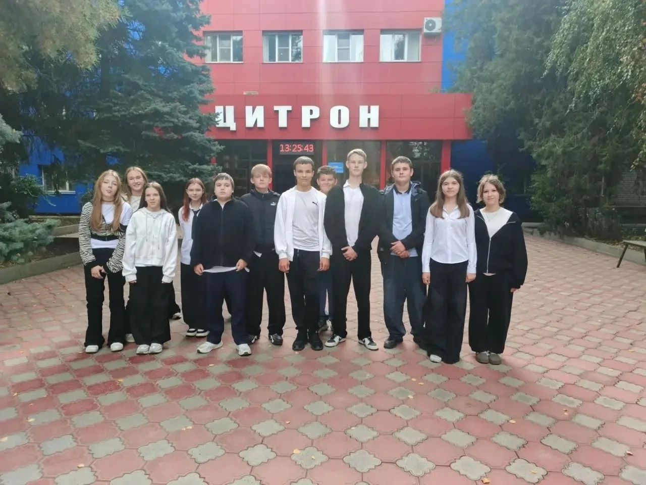 Школьники из Михайловска побывали на заводе «Цитрон» в экскурсии