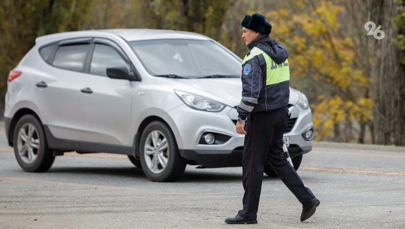 Пьяный водитель внедорожника в Михайловске пытался убежать от сотрудников ДПС