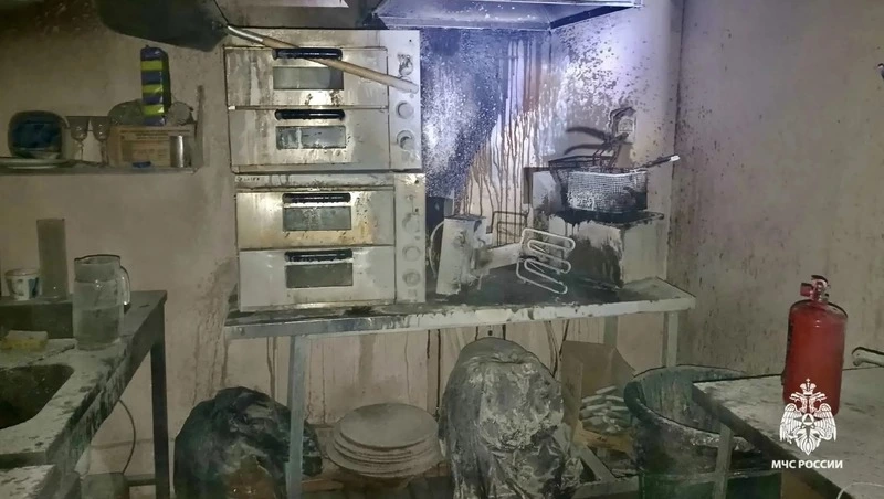 В Ставрополе из-за оставленного без присмотра во фритюре масла загорелась кухня