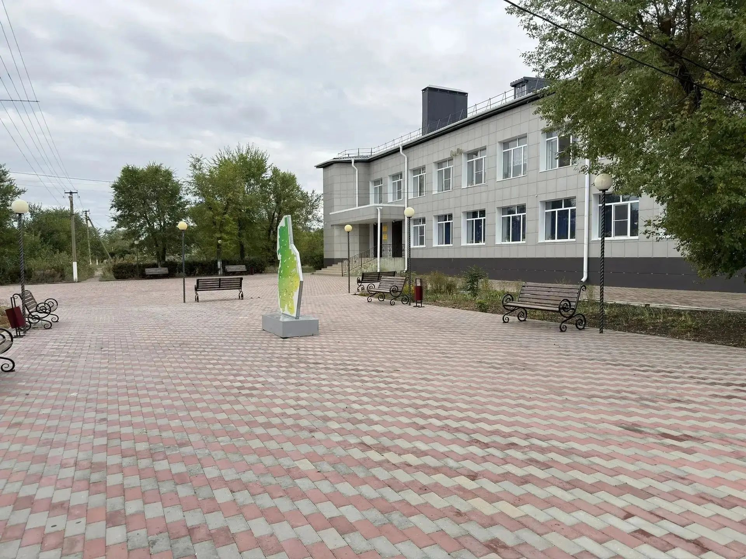 Куршава: фасад учреждения культуры обновили на краевые средства