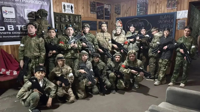 Михайловск: 6Т класс покоряет лазертаг в районе Гармония