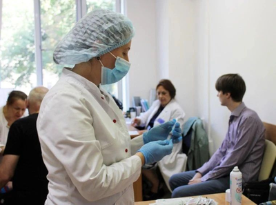 Вакцинация от гриппа в Ставрополе продолжает расти среди работников образования