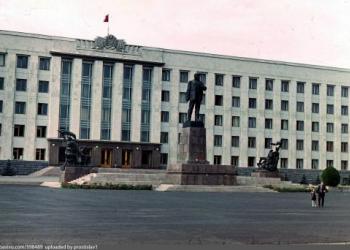 Дом Советов на площади Ленина