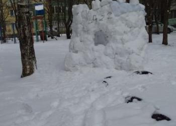 Снежная крепость, дворы, улица Пирогова