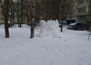Снежная крепость, дворы, улица Пирогова