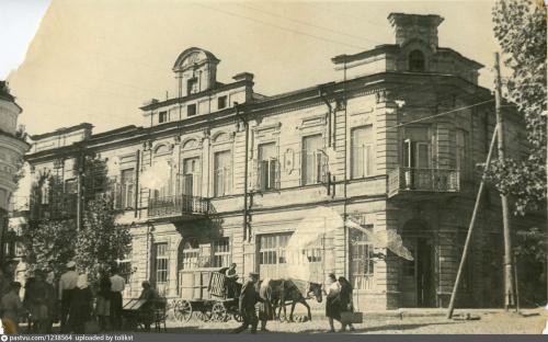 Здание на углу ул. Хоперской и ул. Армянской
