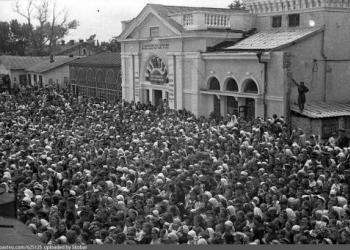 Ставропольцы встречают воинов на железнодорожном вокзале