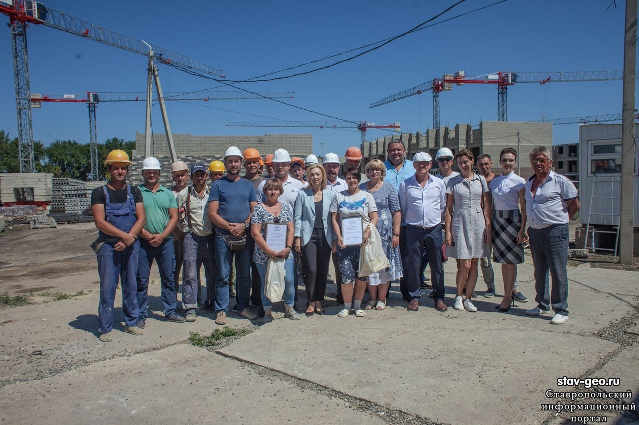 Вице-спикер Госдумы России поздравила строителей «Третьего Рима» на стройплощадке