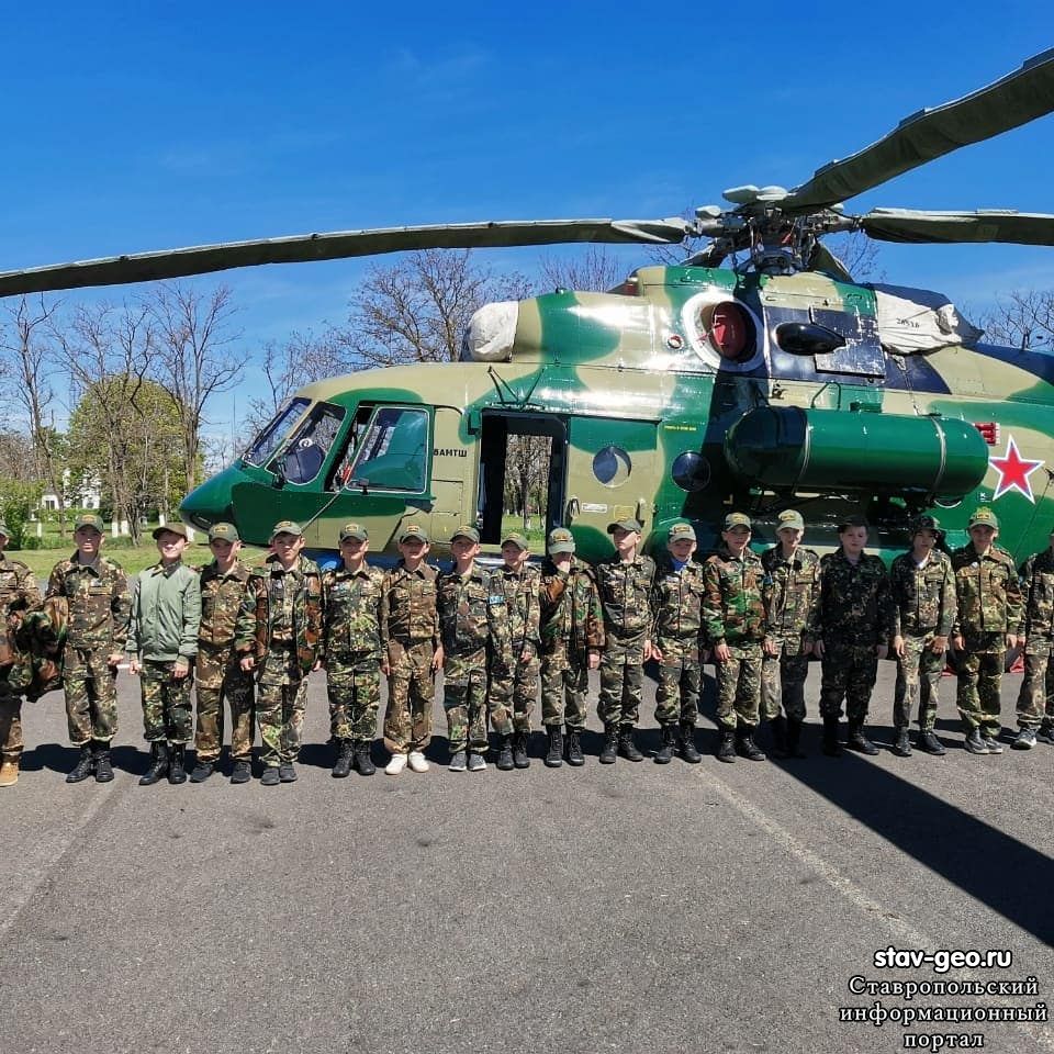Курсанты ВПК Беркут посетили 2-й отдельный авиационный отряд ФСБ РФ