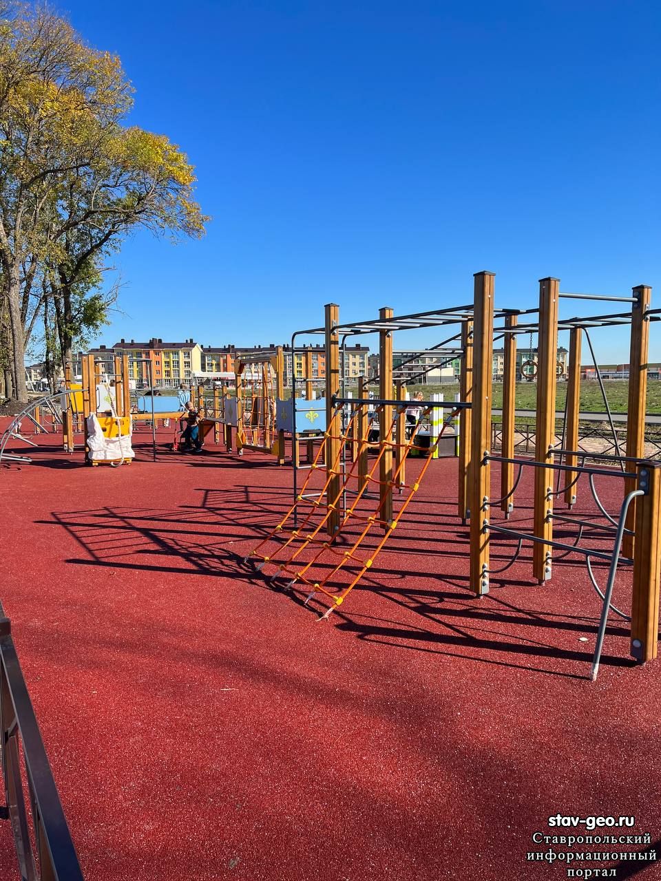 Жилой район Гармония, установлена спортивная и детская площадки