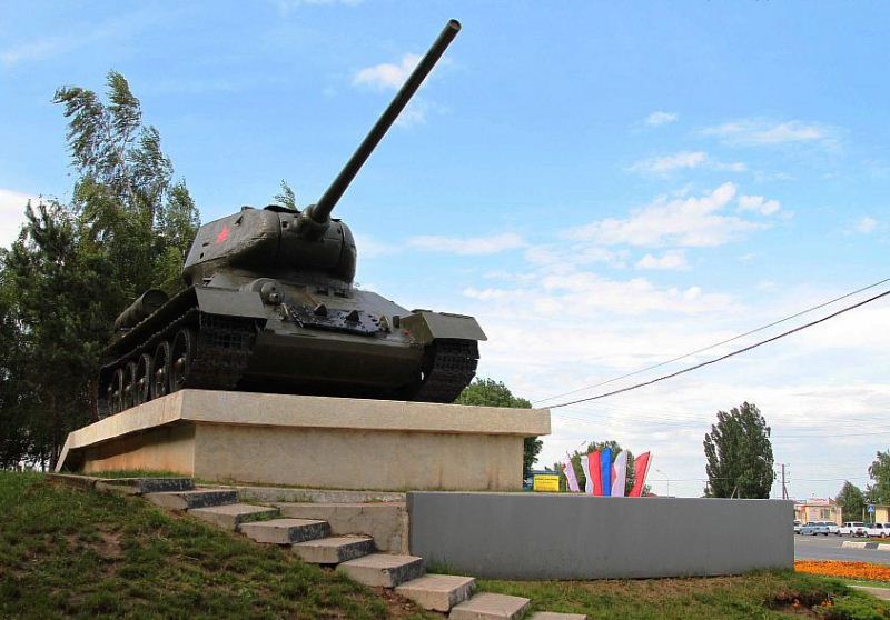 Танк Т-34 на проспекте Кулакова